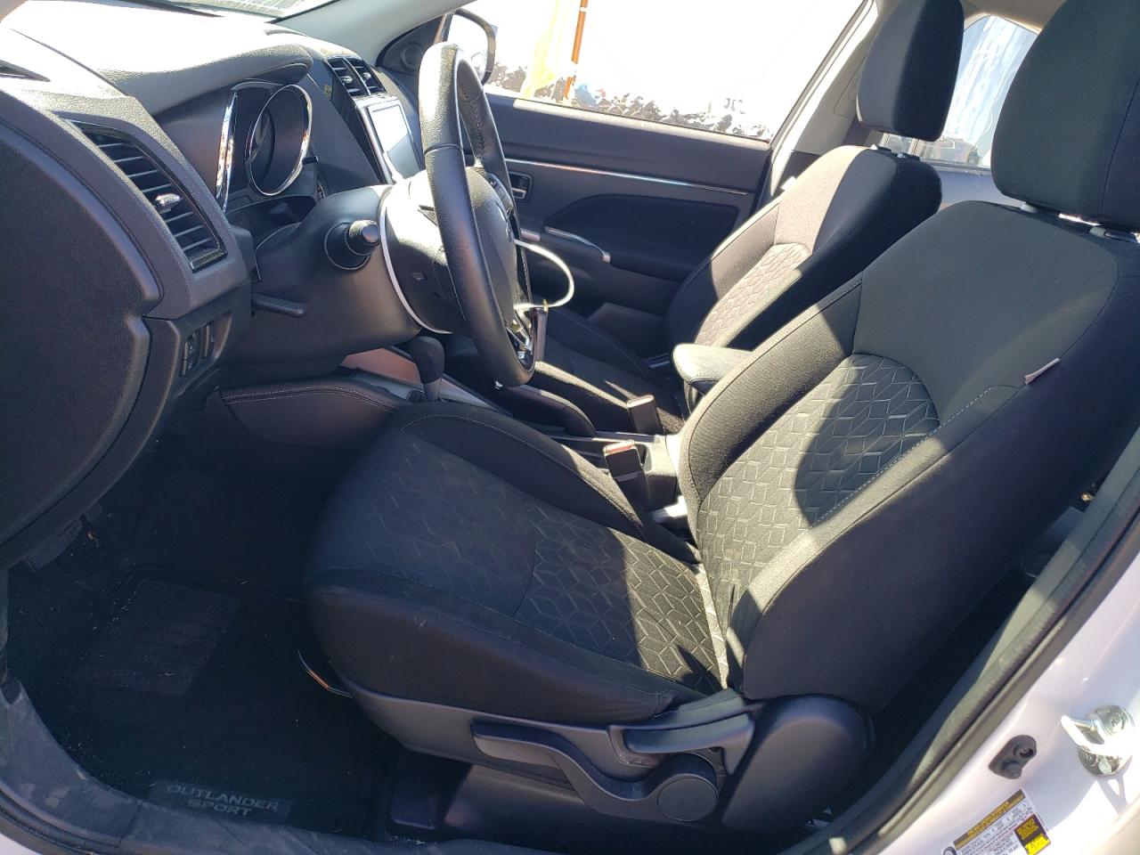 2021 Mitsubishi Outlander - Image 7