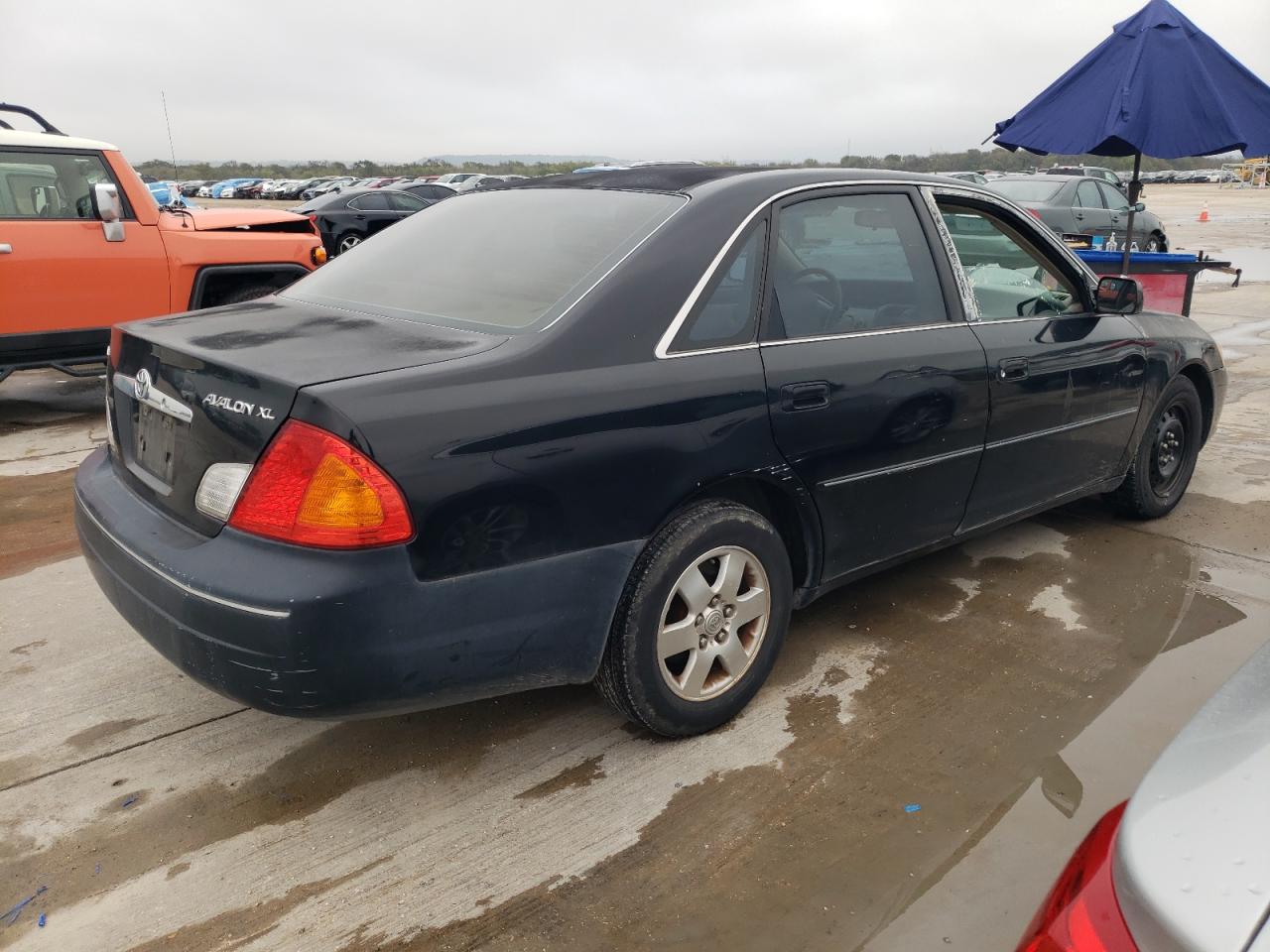 2002 Toyota Avalon - Image 3