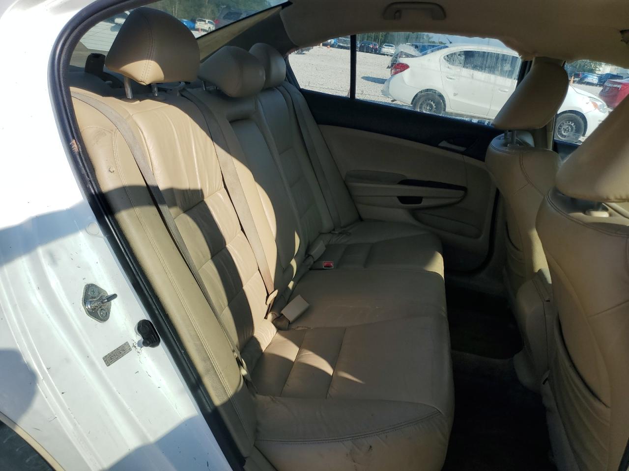 2012 Honda Accord - Image 10