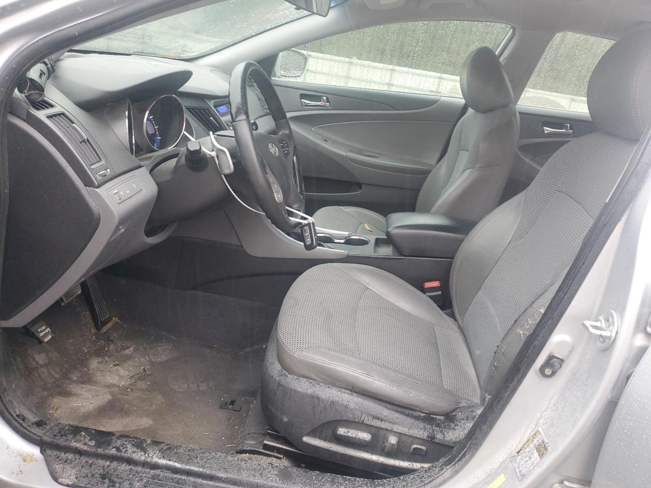 2011 Hyundai Sonata - Image 7