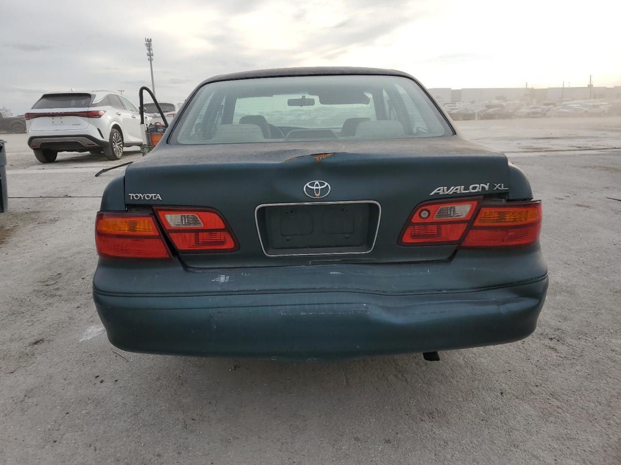 1999 Toyota Avalon Xl VIN: 4T1BF18B1XU351372 Lot: 81317884