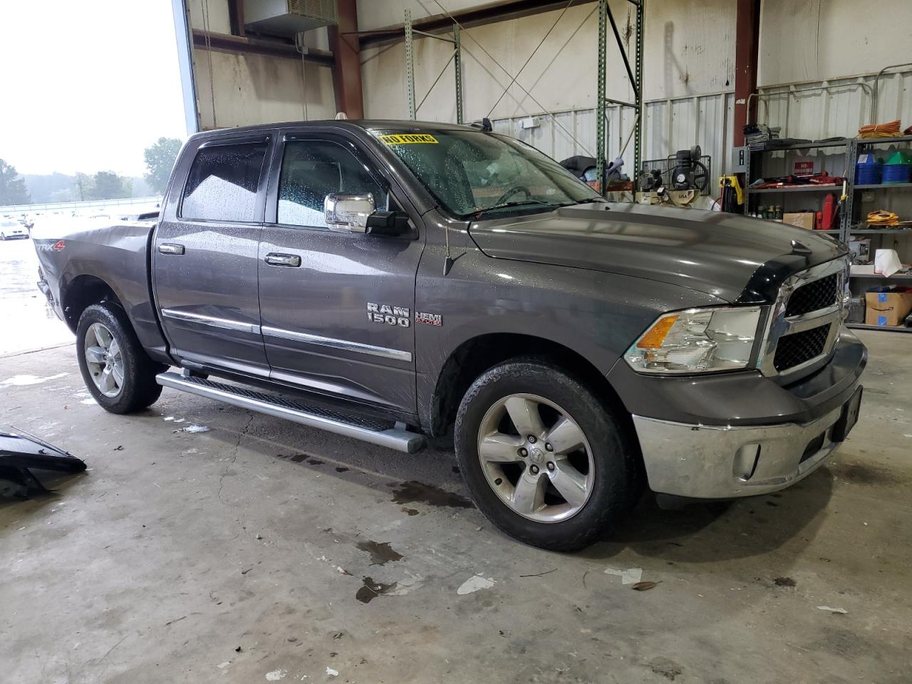 2015 RAM 1500 - Image 4