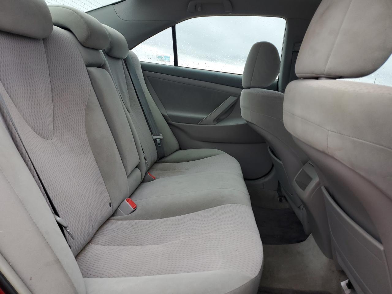 2011 Toyota Camry - Image 10