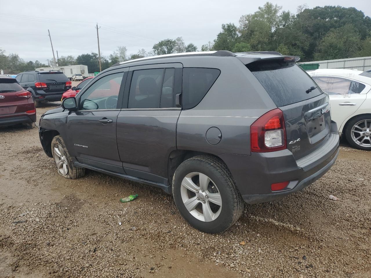 VIN 1C4NJDBB0ED800340 2014 JEEP COMPASS no.2