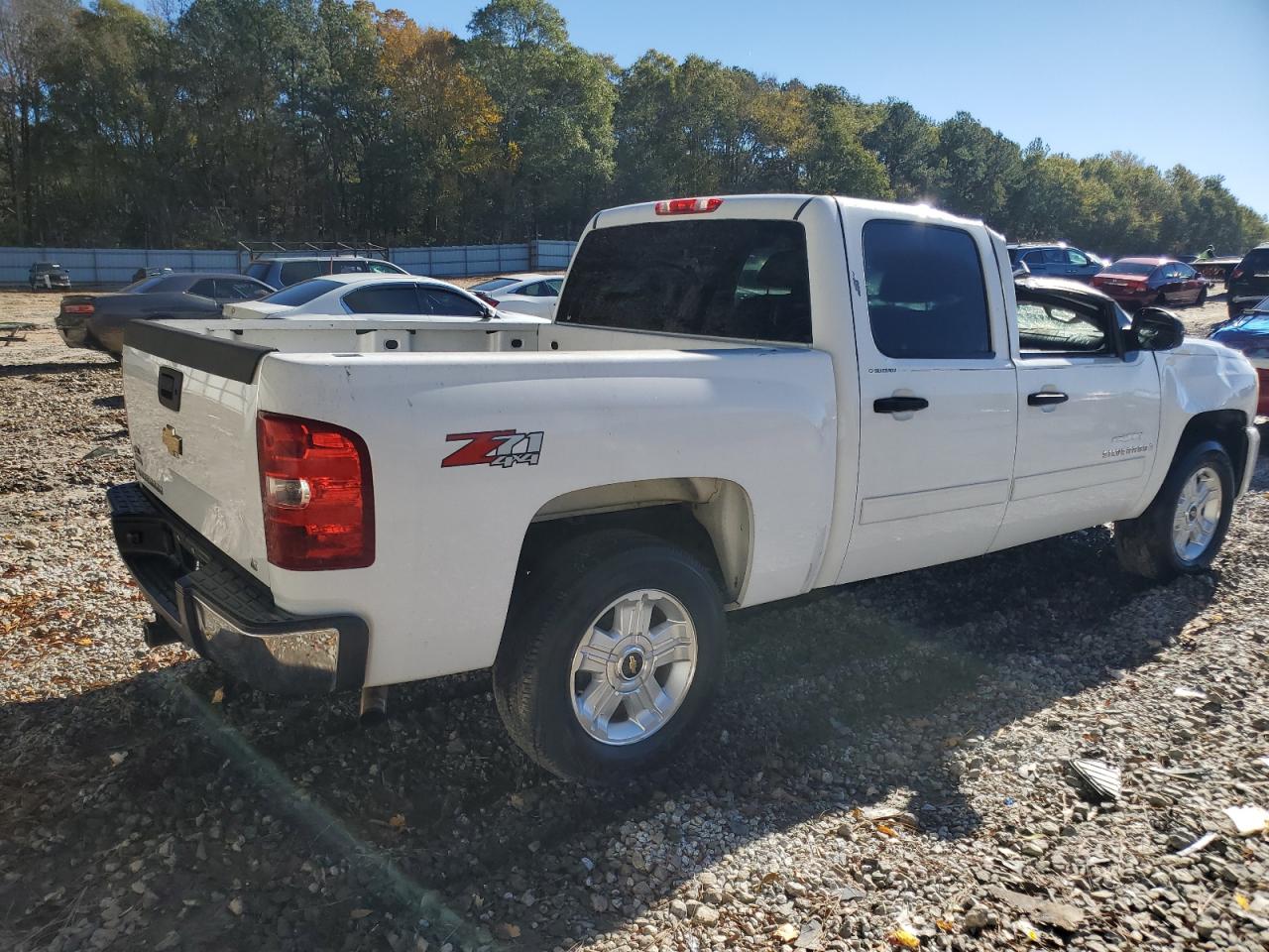 2011 Chevrolet Silverado - Image 3