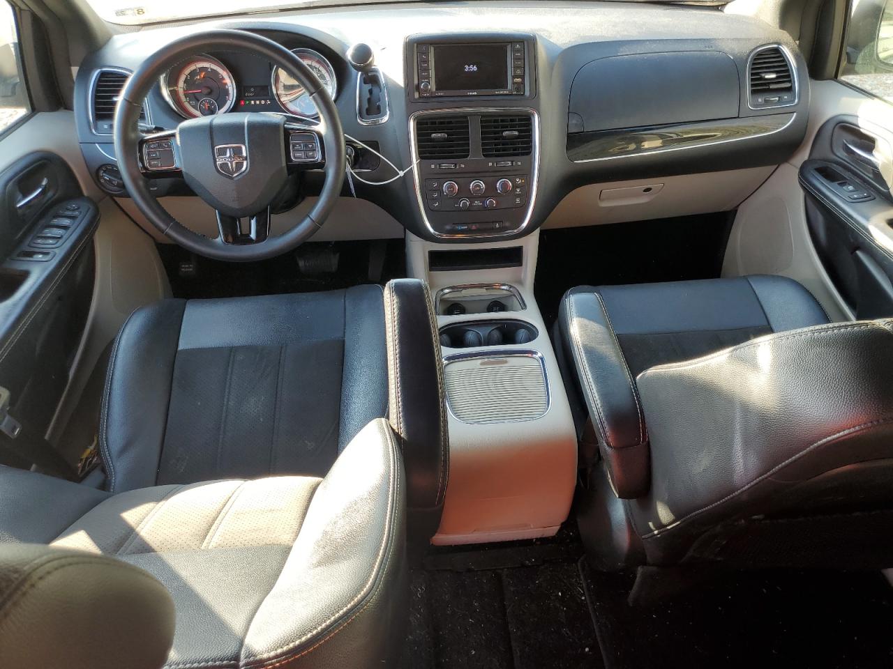2019 Dodge Caravan - Image 8
