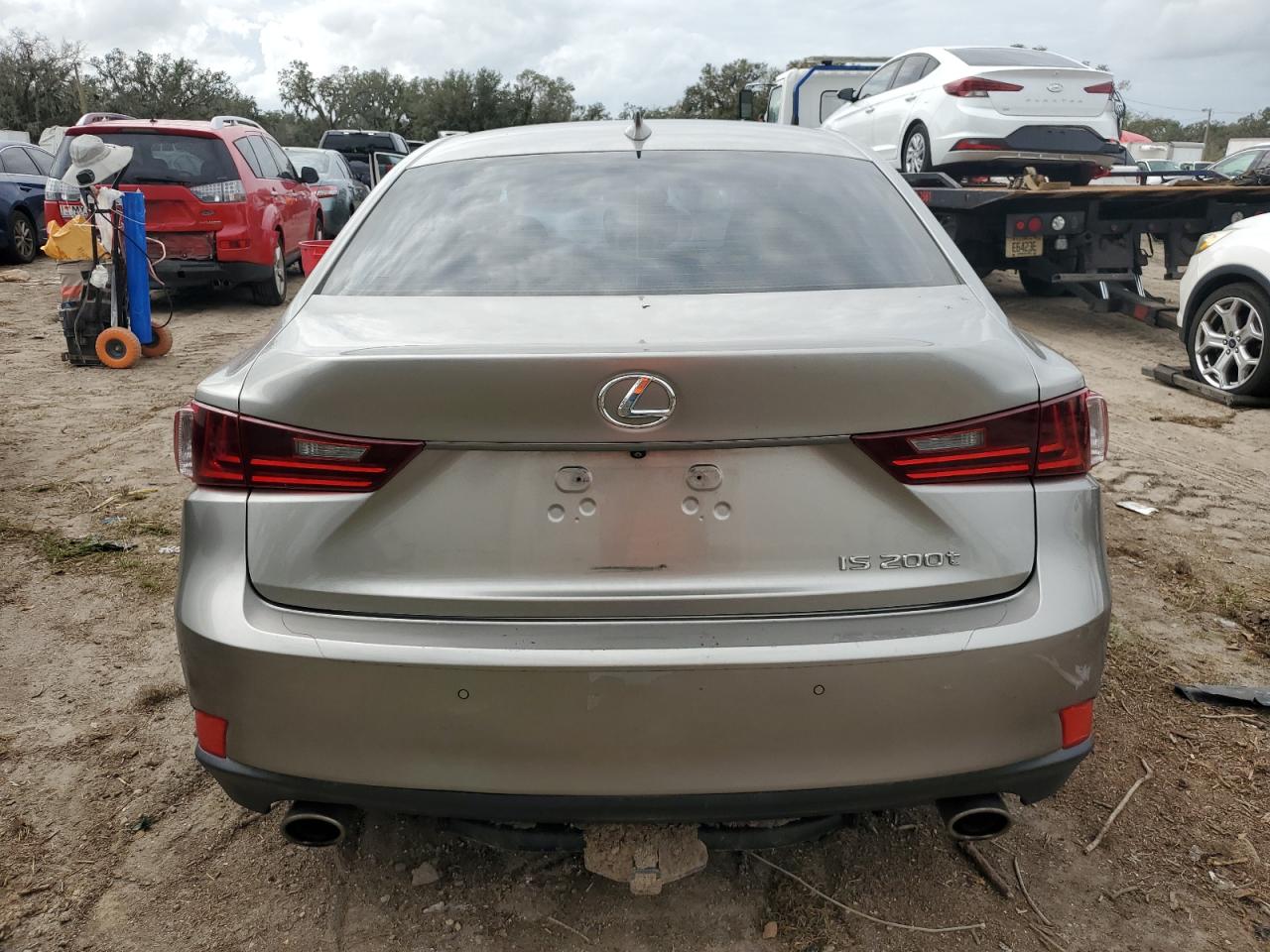 2016 Lexus IS - Image 6