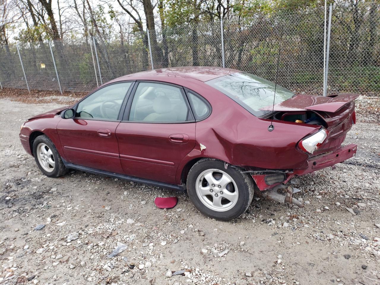 2006 Ford Taurus - Image 2