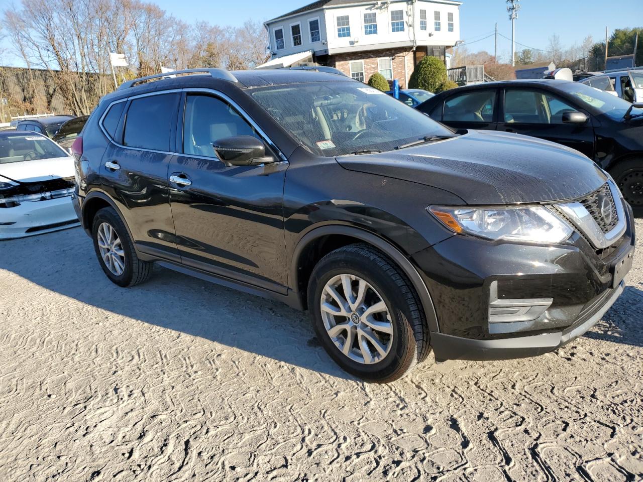 2018 Nissan Rogue - Image 4