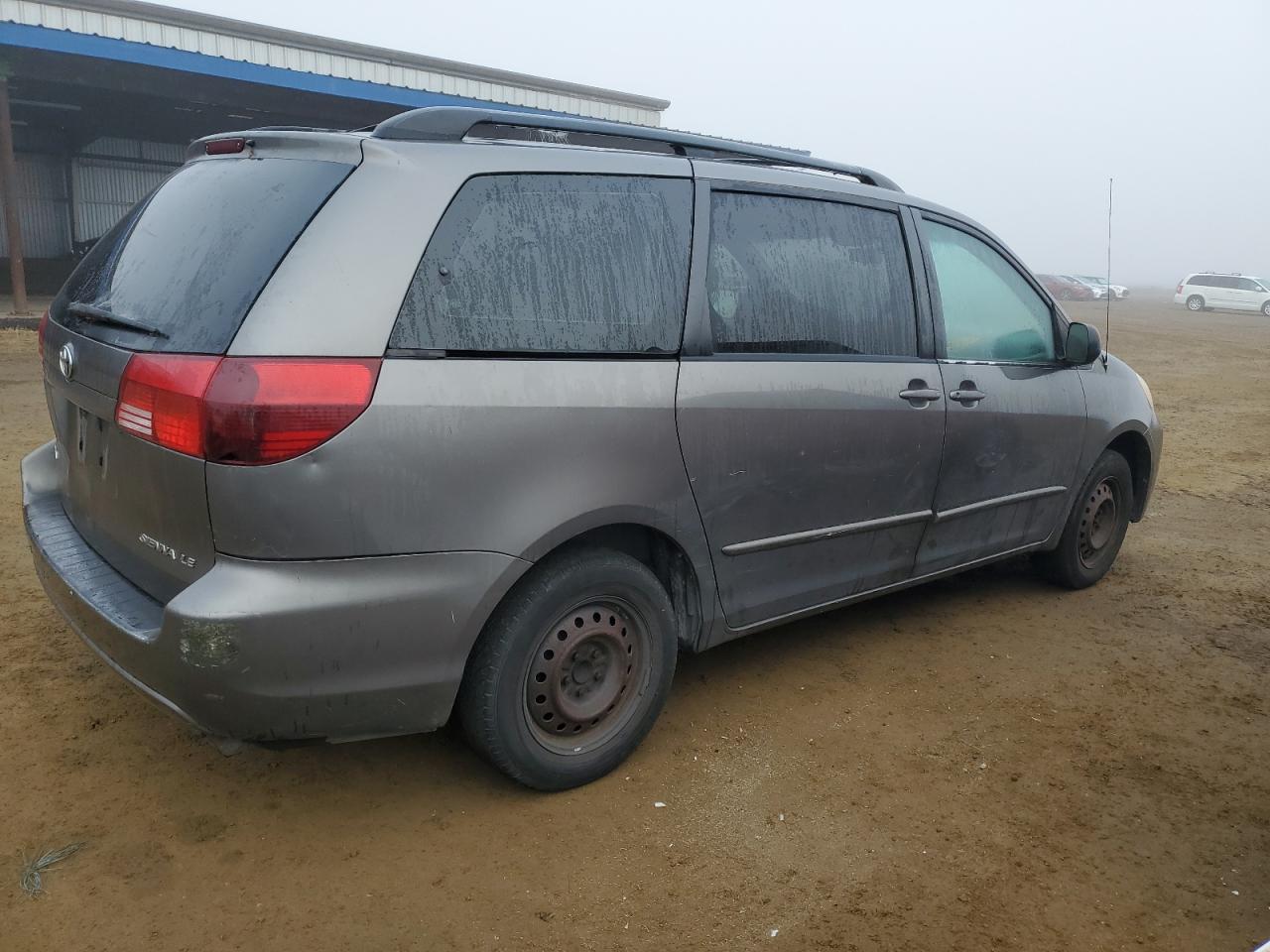 2004 Toyota Sienna - Image 3