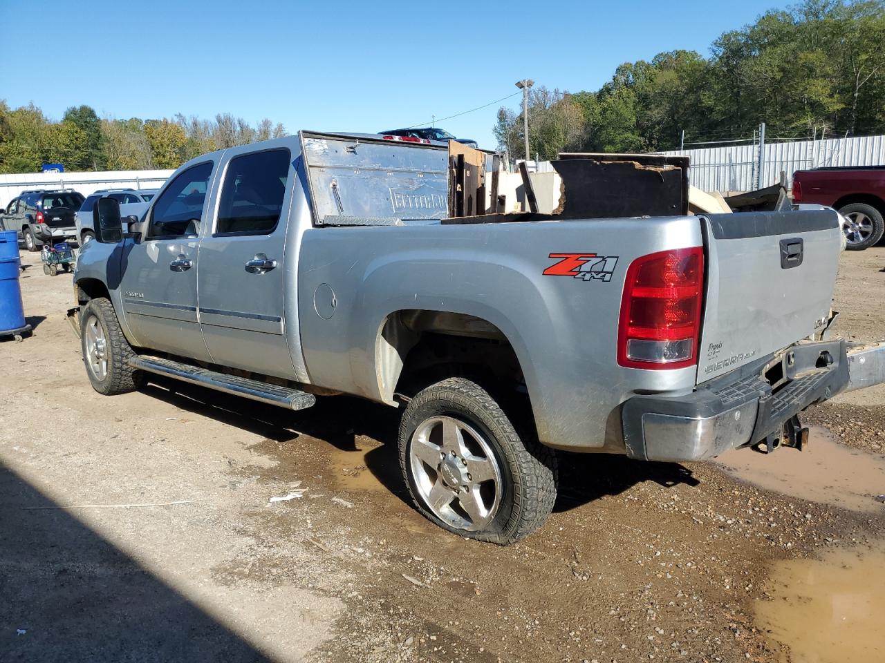 2014 GMC Sierra - Image 2