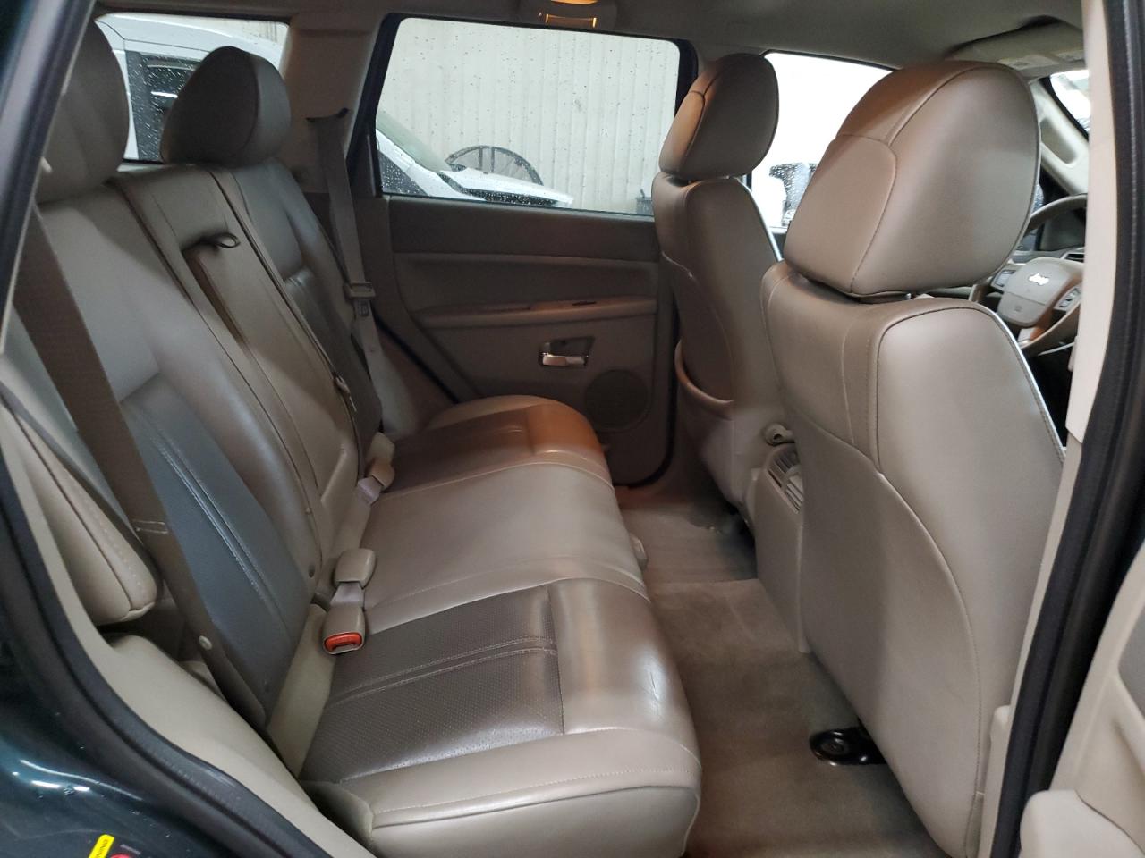 2005 Jeep Grand Cherokee - Image 11