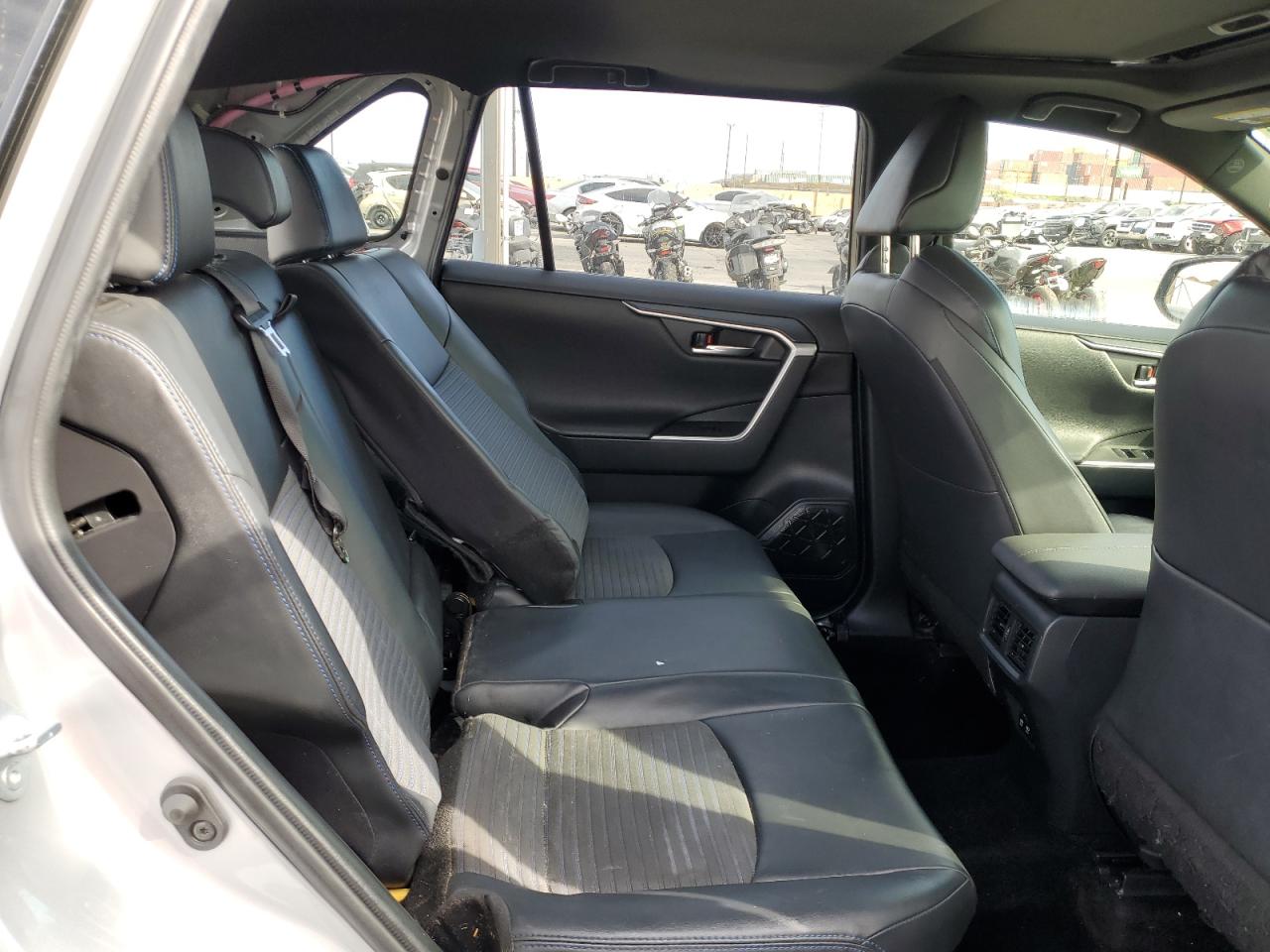 2019 Toyota RAV 4 - Image 11