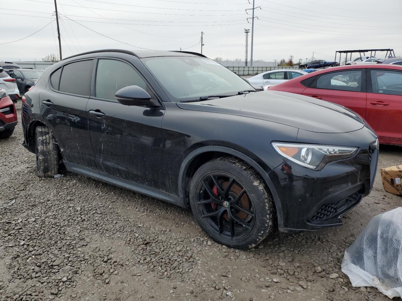 2019 Alfa Romeo Stelvio - Image 4