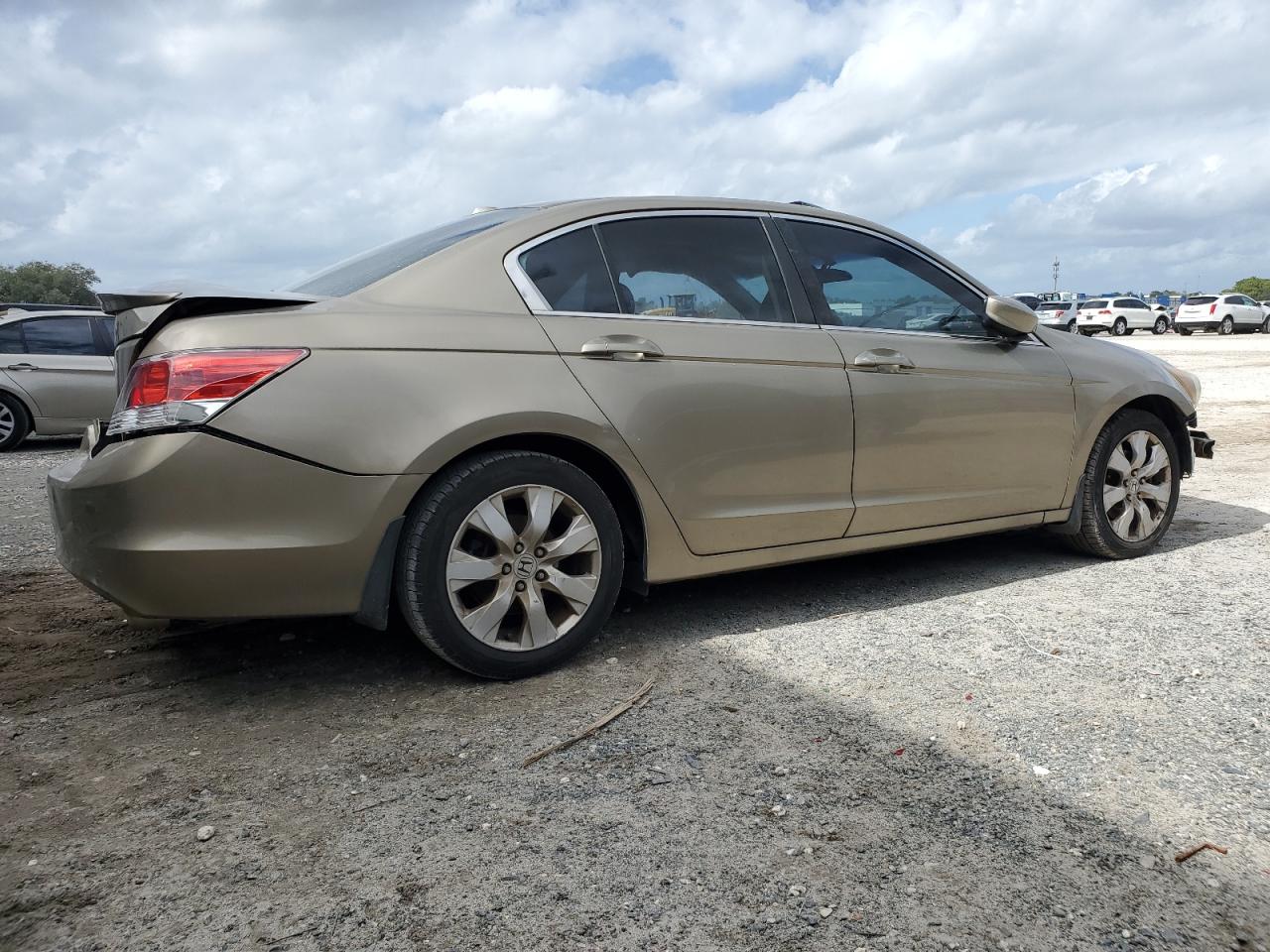 2010 Honda Accord - Image 3