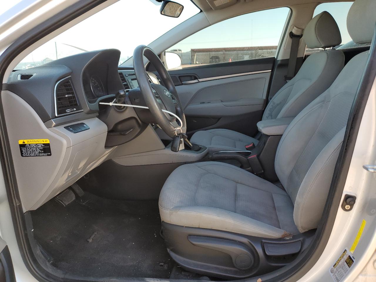 2017 Hyundai Elantra - Image 7