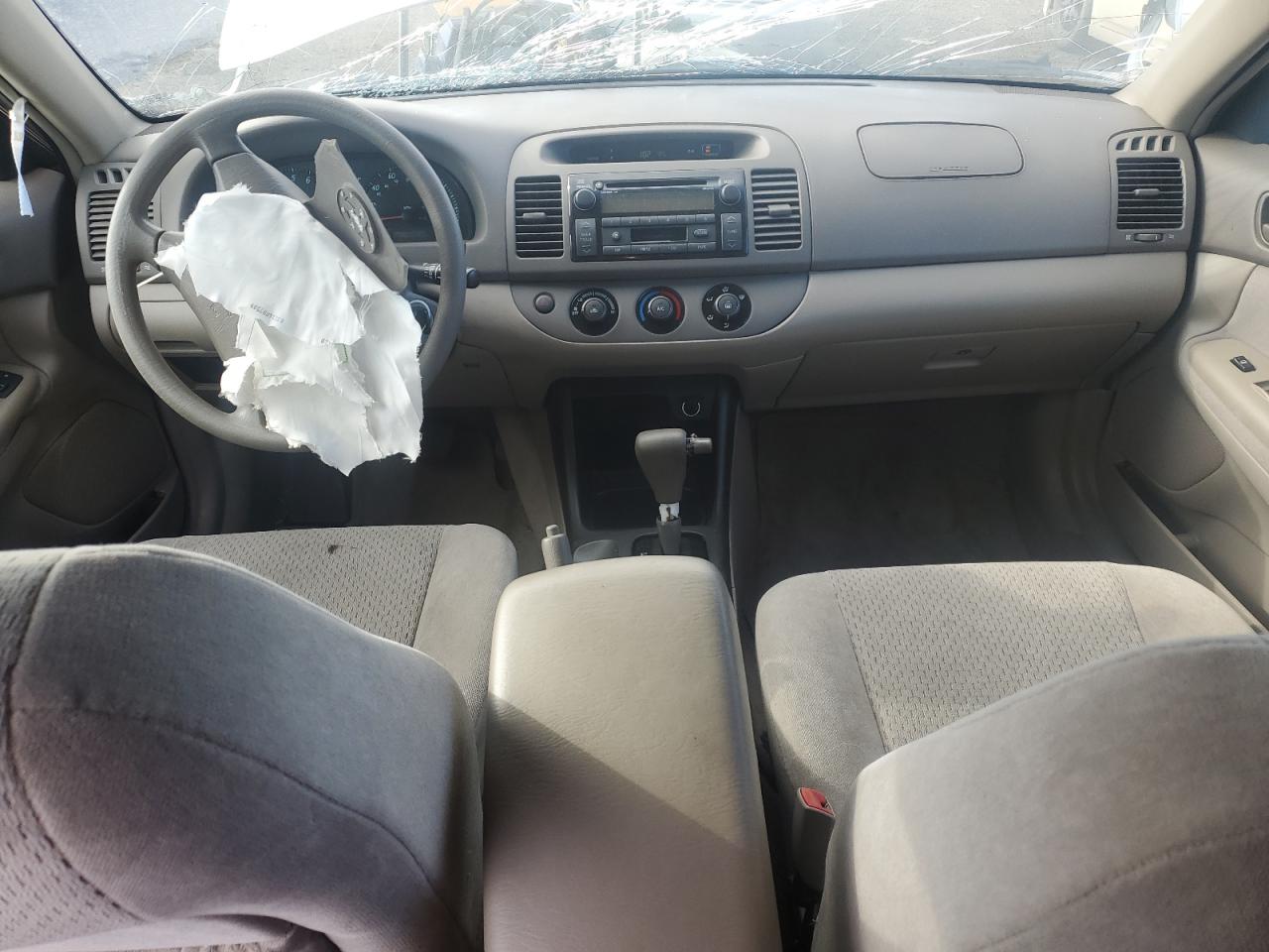 2004 Toyota Camry - Image 8