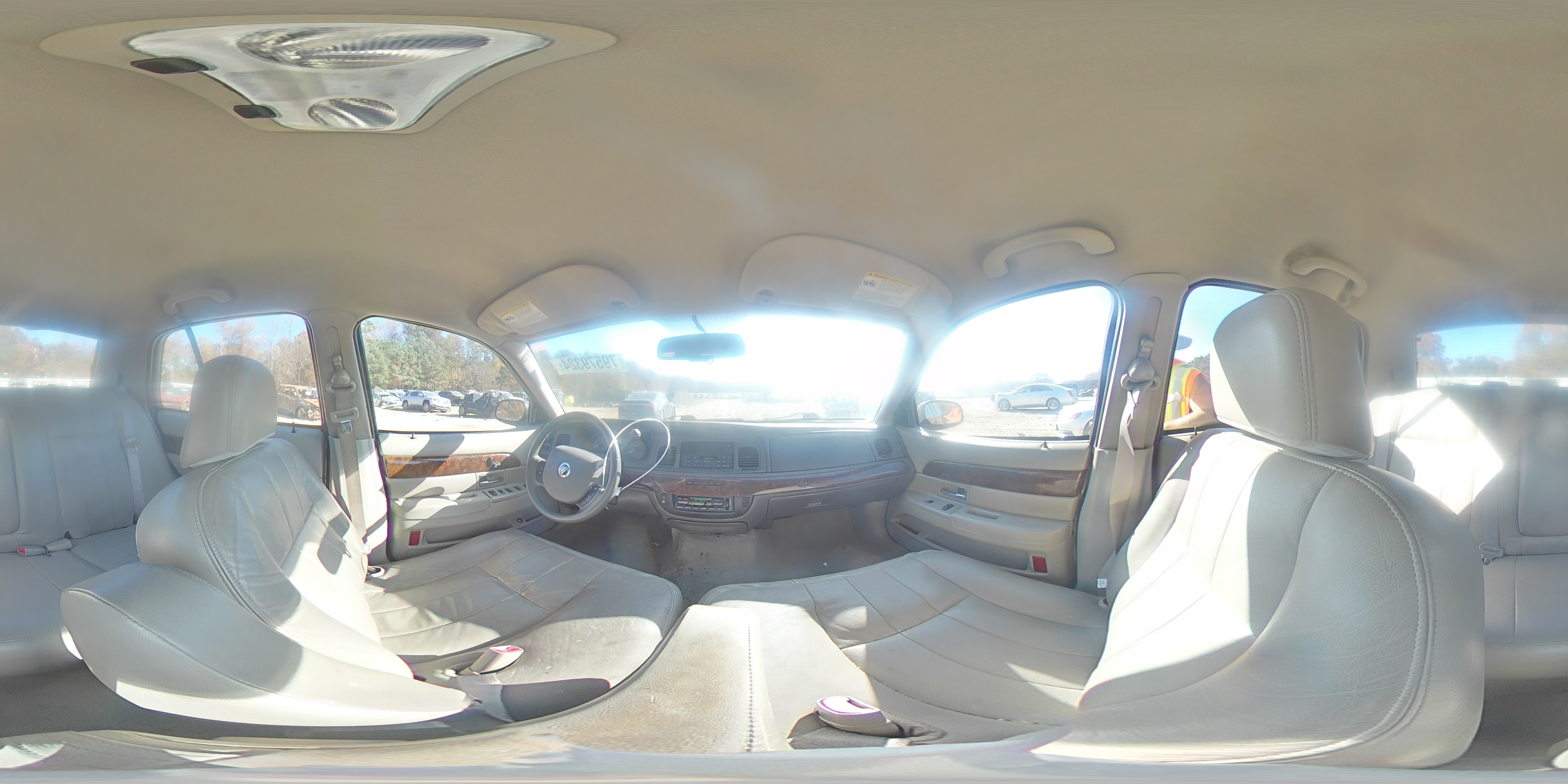 2010 Mercury Grand Marquis - Image 13