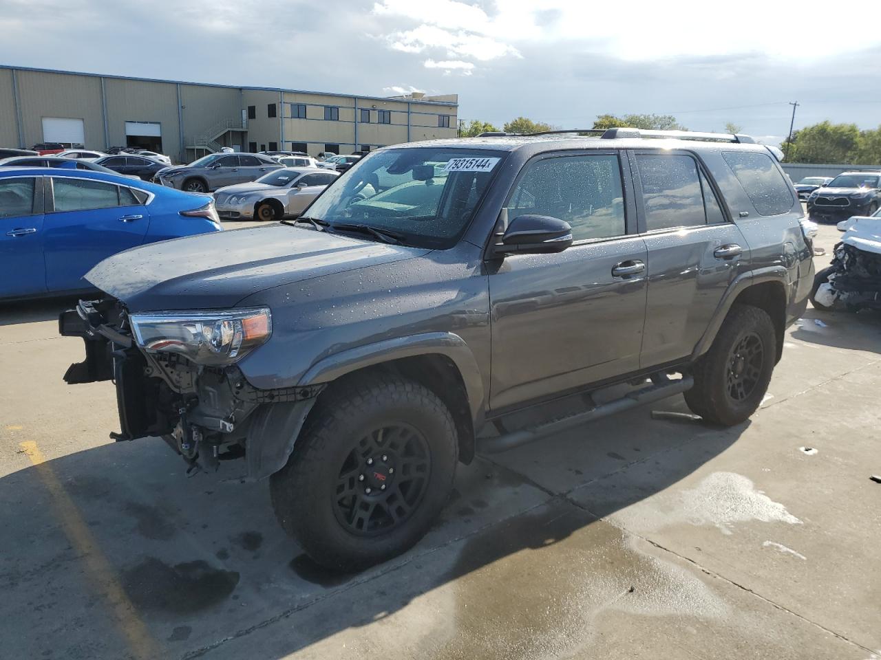 2023 TOYOTA 4RUNNER SE