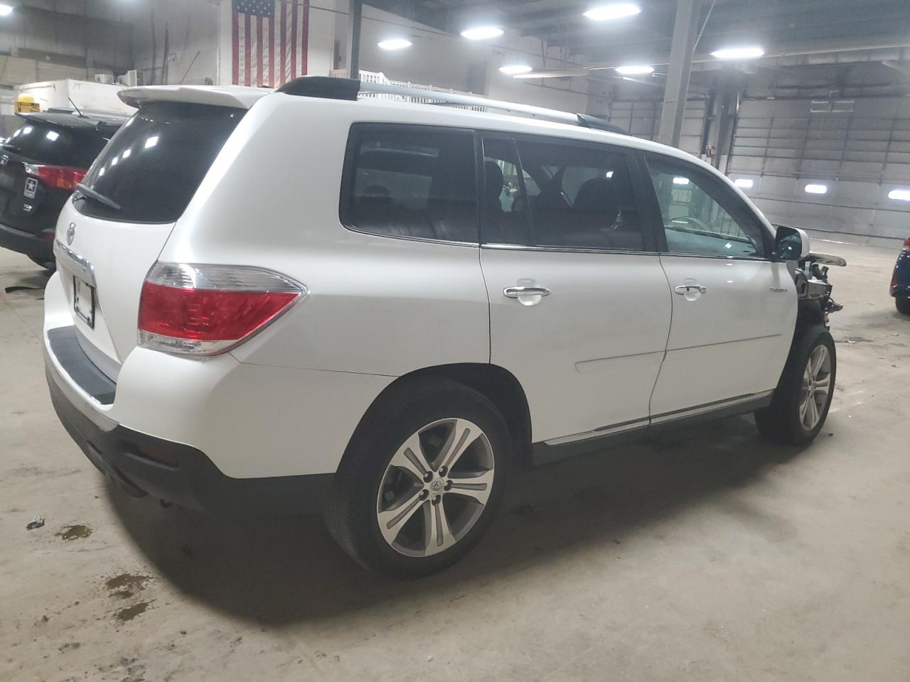 2011 Toyota Highlander - Image 3