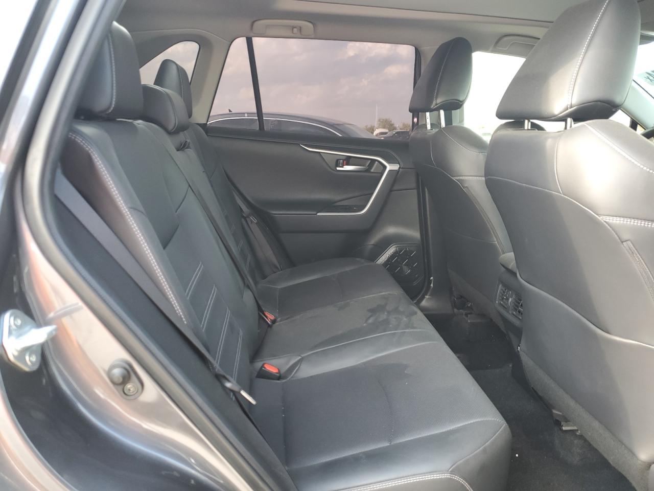 2019 Toyota RAV 4 - Image 10