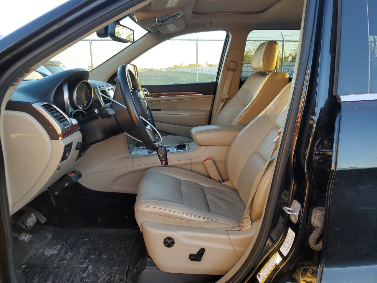 2012 Jeep Grand Cherokee - Image 7