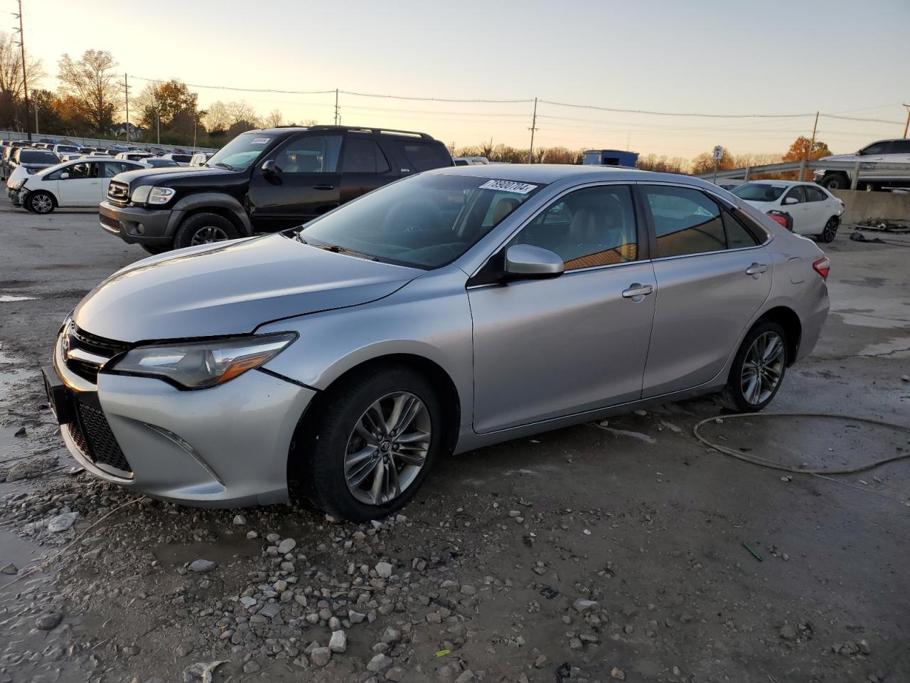 VIN 4T1BF1FK1HU402986 2017 TOYOTA CAMRY no.1