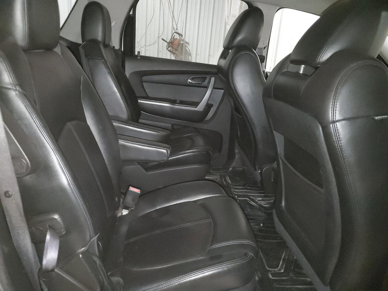 2011 GMC Acadia - Image 11