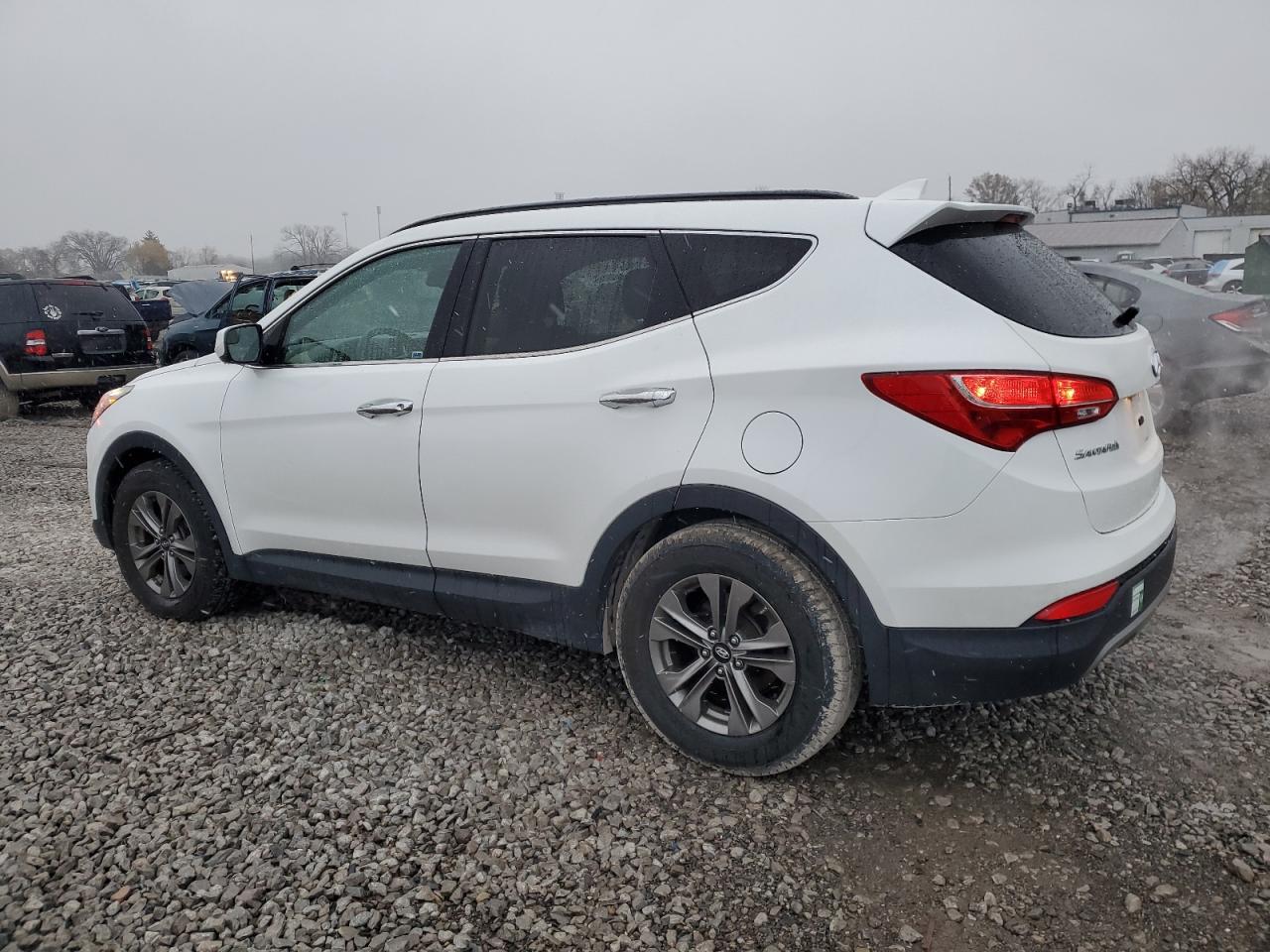 2015 Hyundai Santa Fe - Image 2