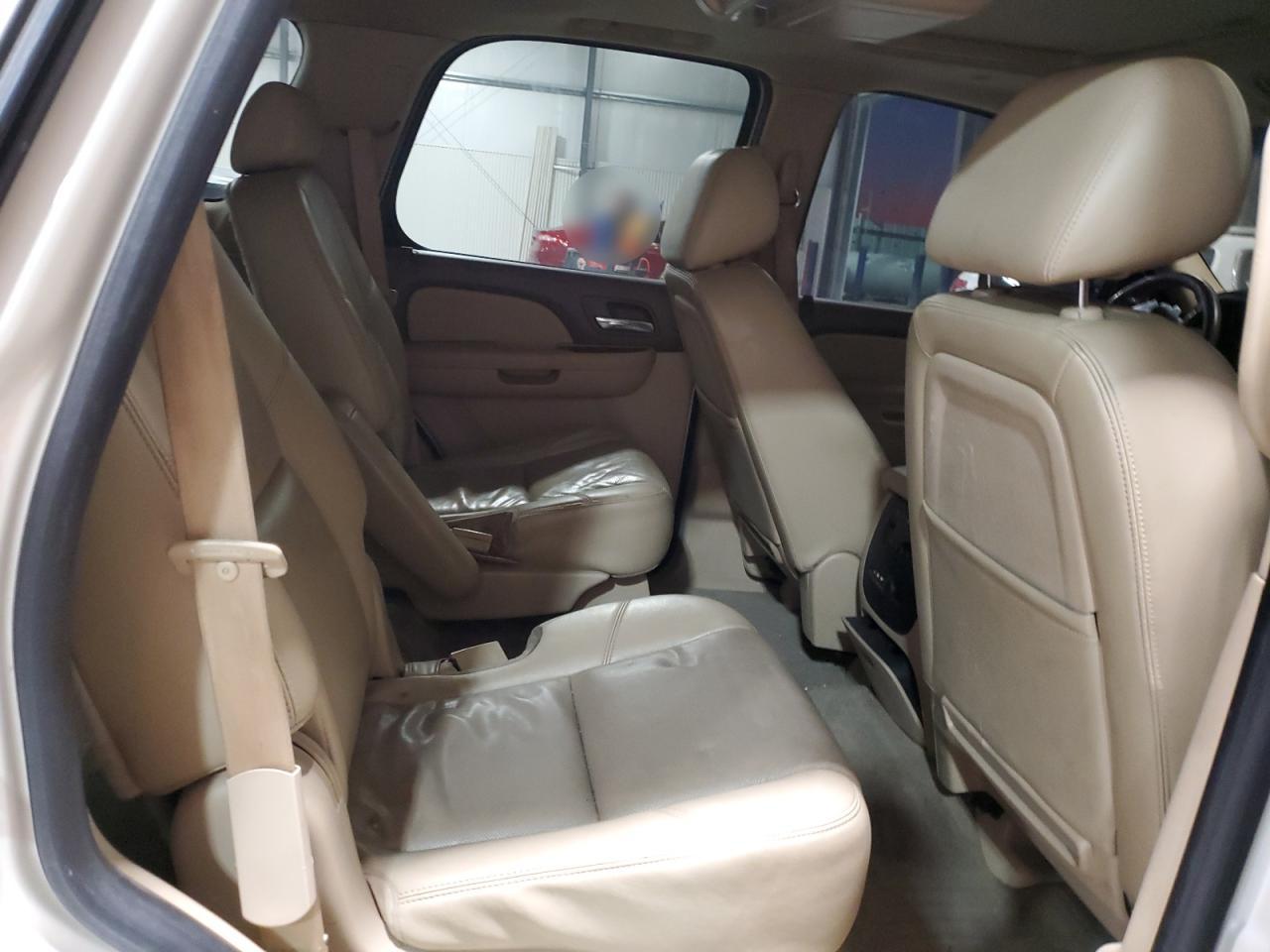 2010 Chevrolet Tahoe - Image 12