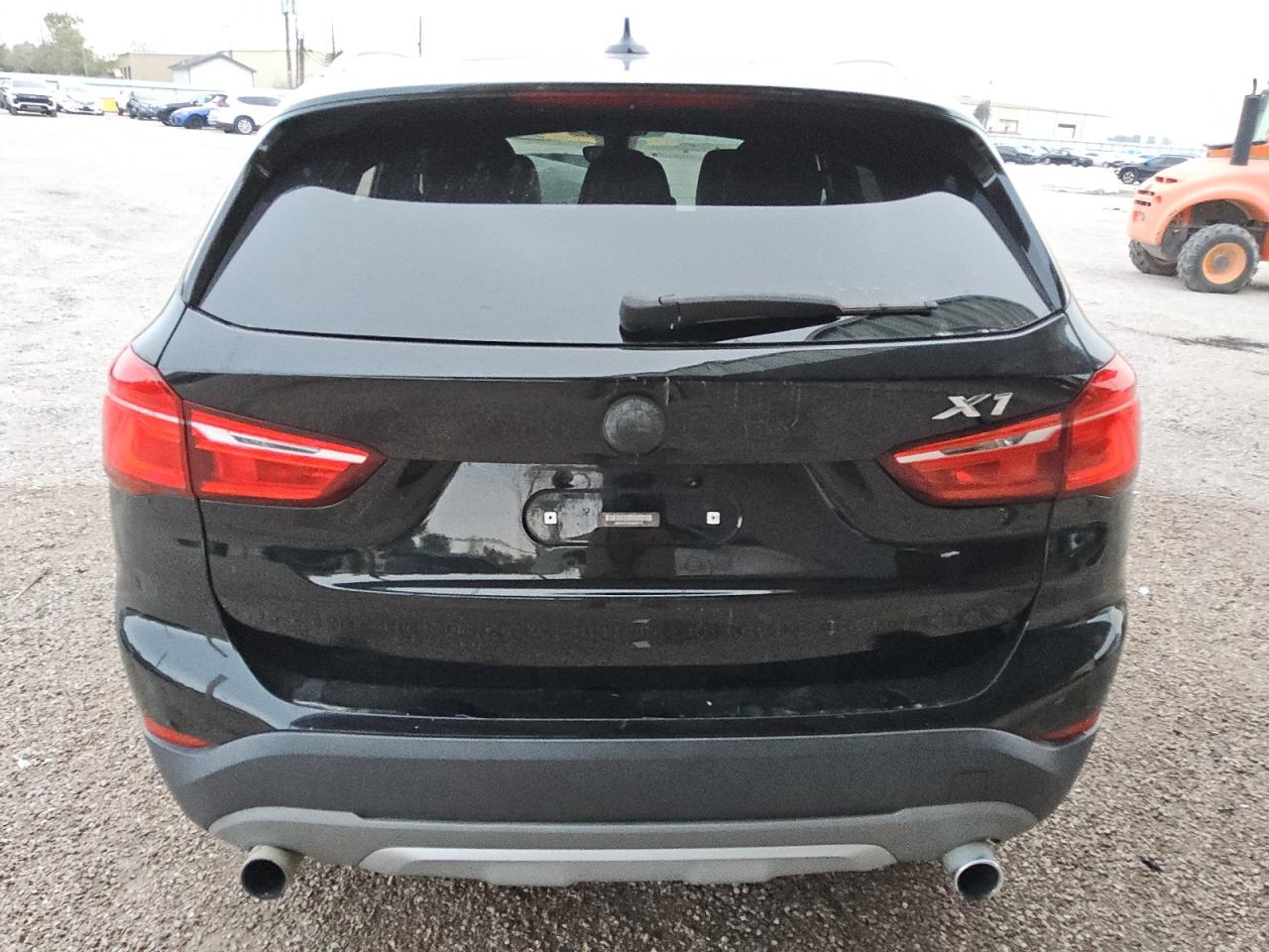 VIN WBXHU7C35H5H36118 2017 BMW X1 no.6