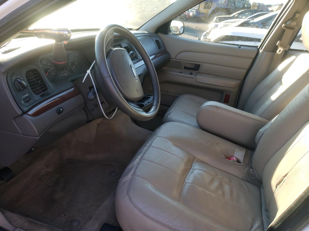 2011 Ford Crown Victoria - Image 7