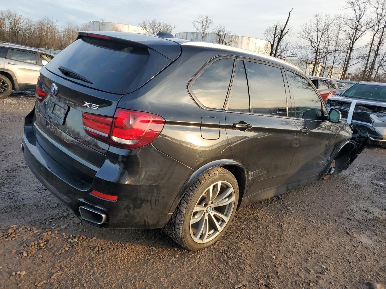 VIN 5UXKR0C33H0V81976 2017 BMW X5 no.3