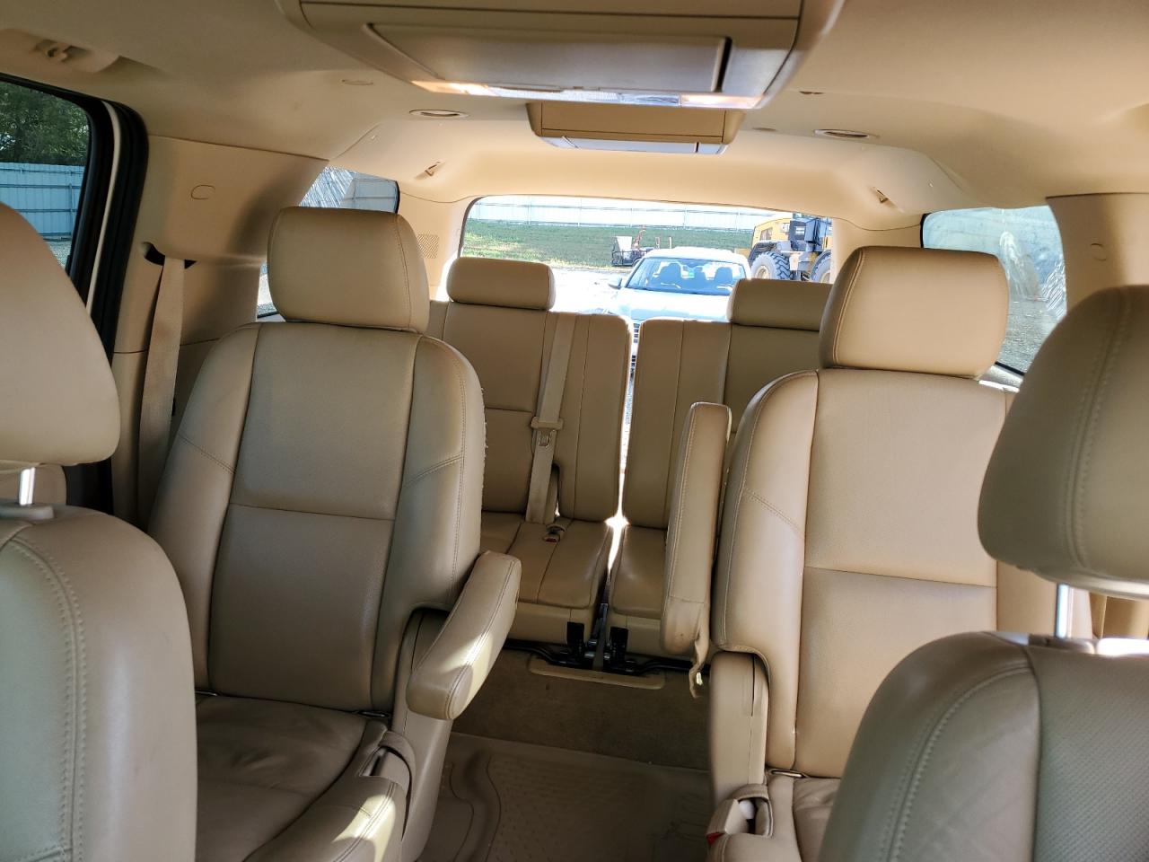 2011 GMC Yukon - Image 10