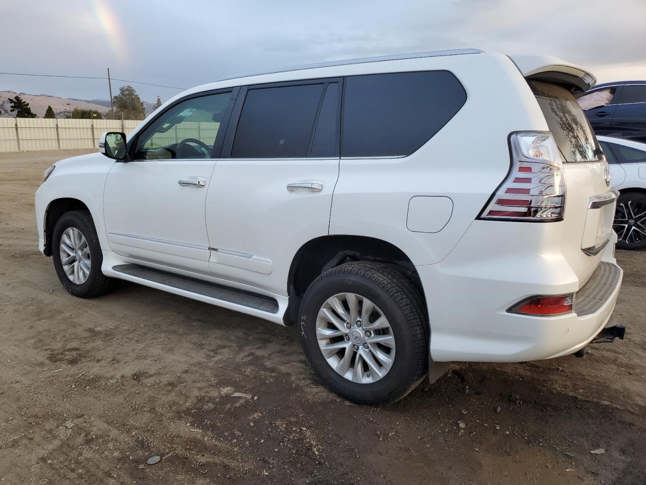 VIN JTJBM7FX3F5101116 2015 LEXUS GX no.2