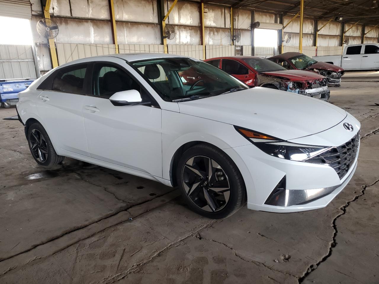 2022 Hyundai Elantra - Image 4