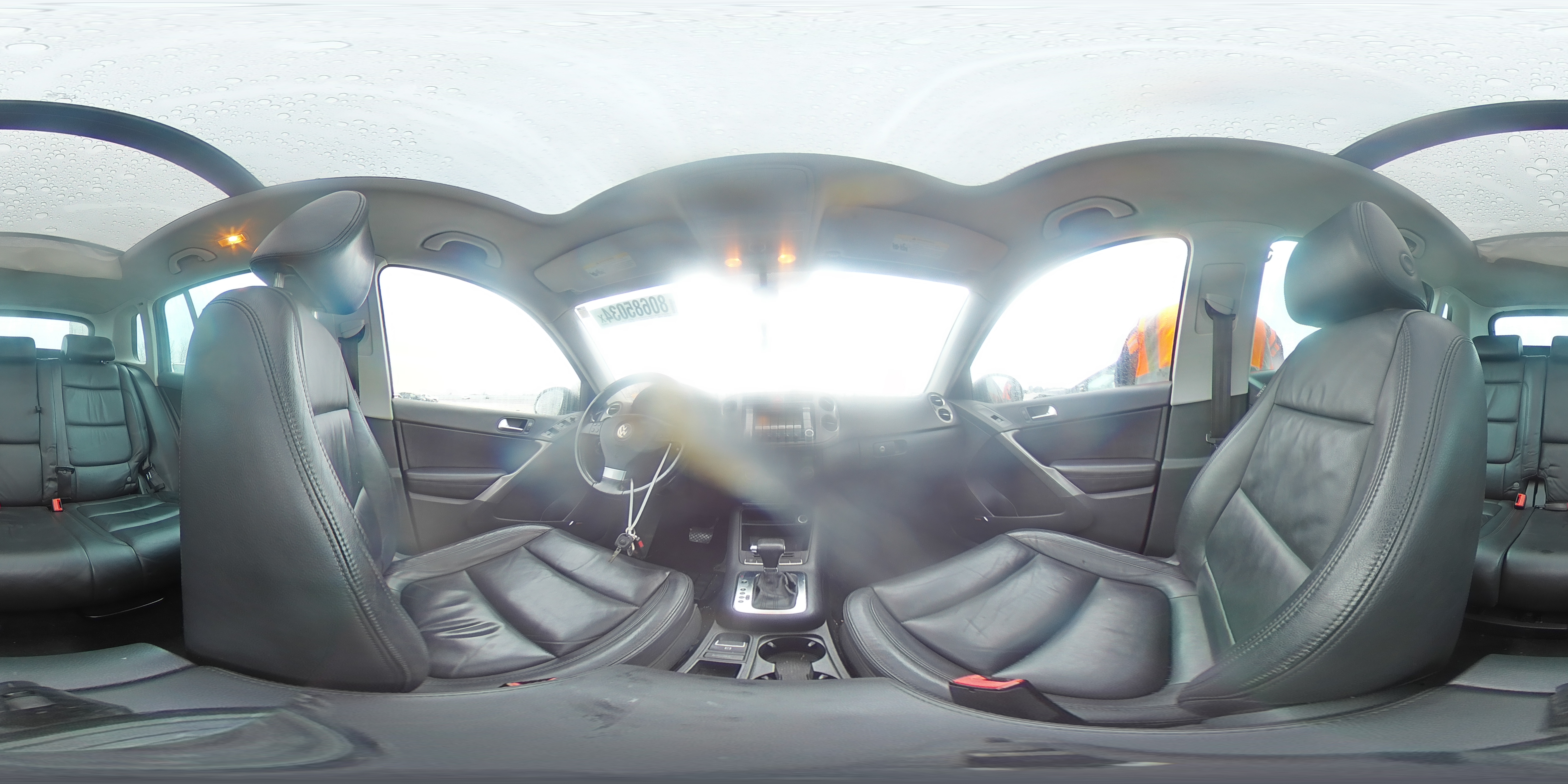 2009 Volkswagen Tiguan - Image 14