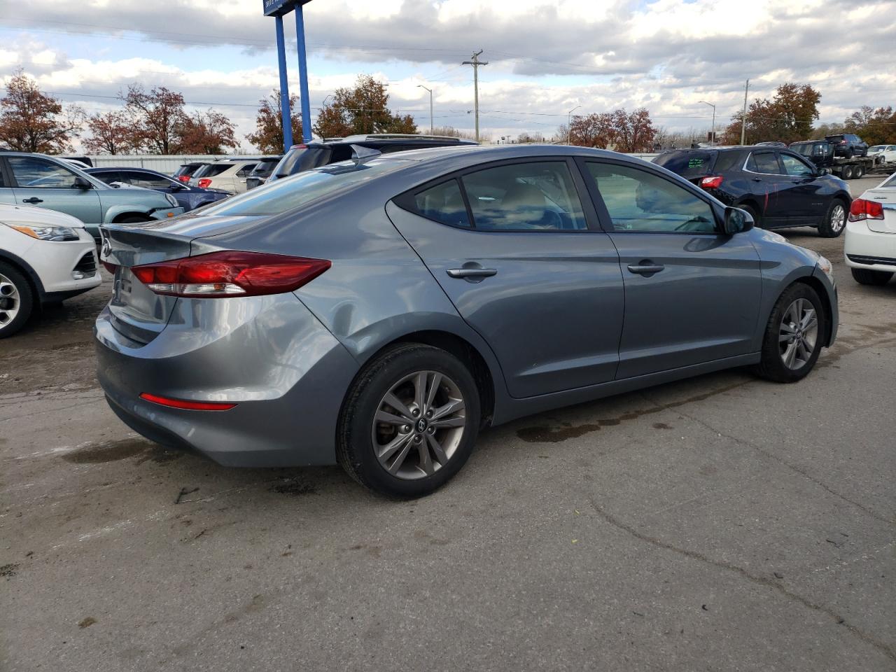 2018 Hyundai Elantra - Image 3