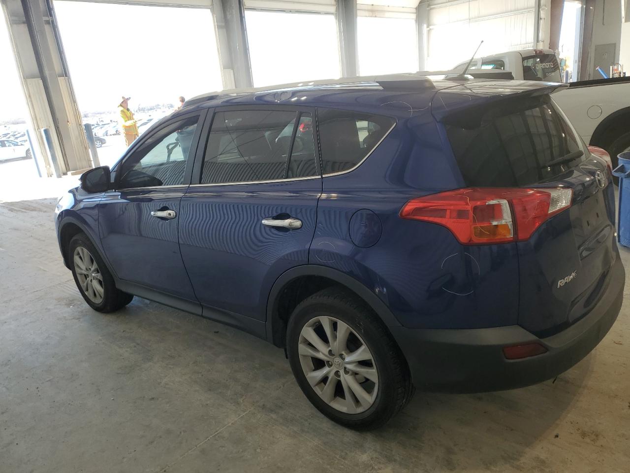 2015 Toyota RAV 4 - Image 2
