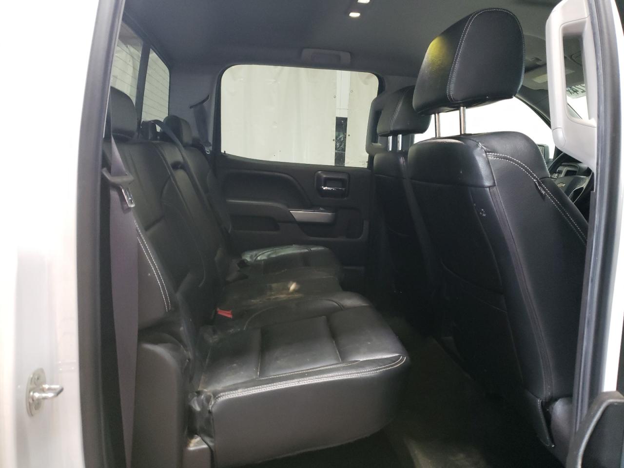 2017 Chevrolet Silverado - Image 10
