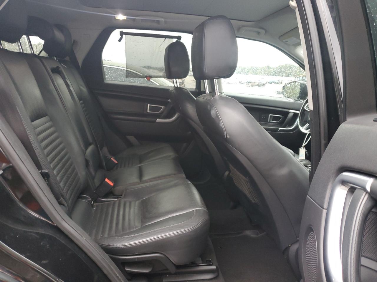 2016 Land Rover Discovery - Image 11