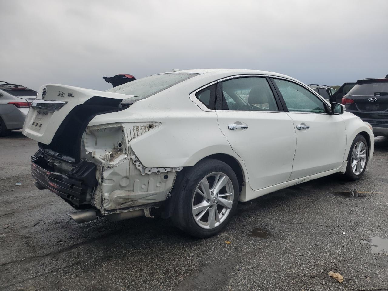 2015 Nissan Altima - Image 3