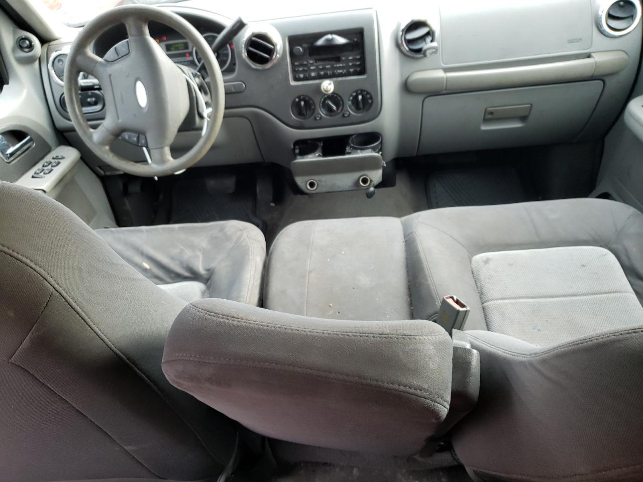2005 Ford Expedition - Image 8