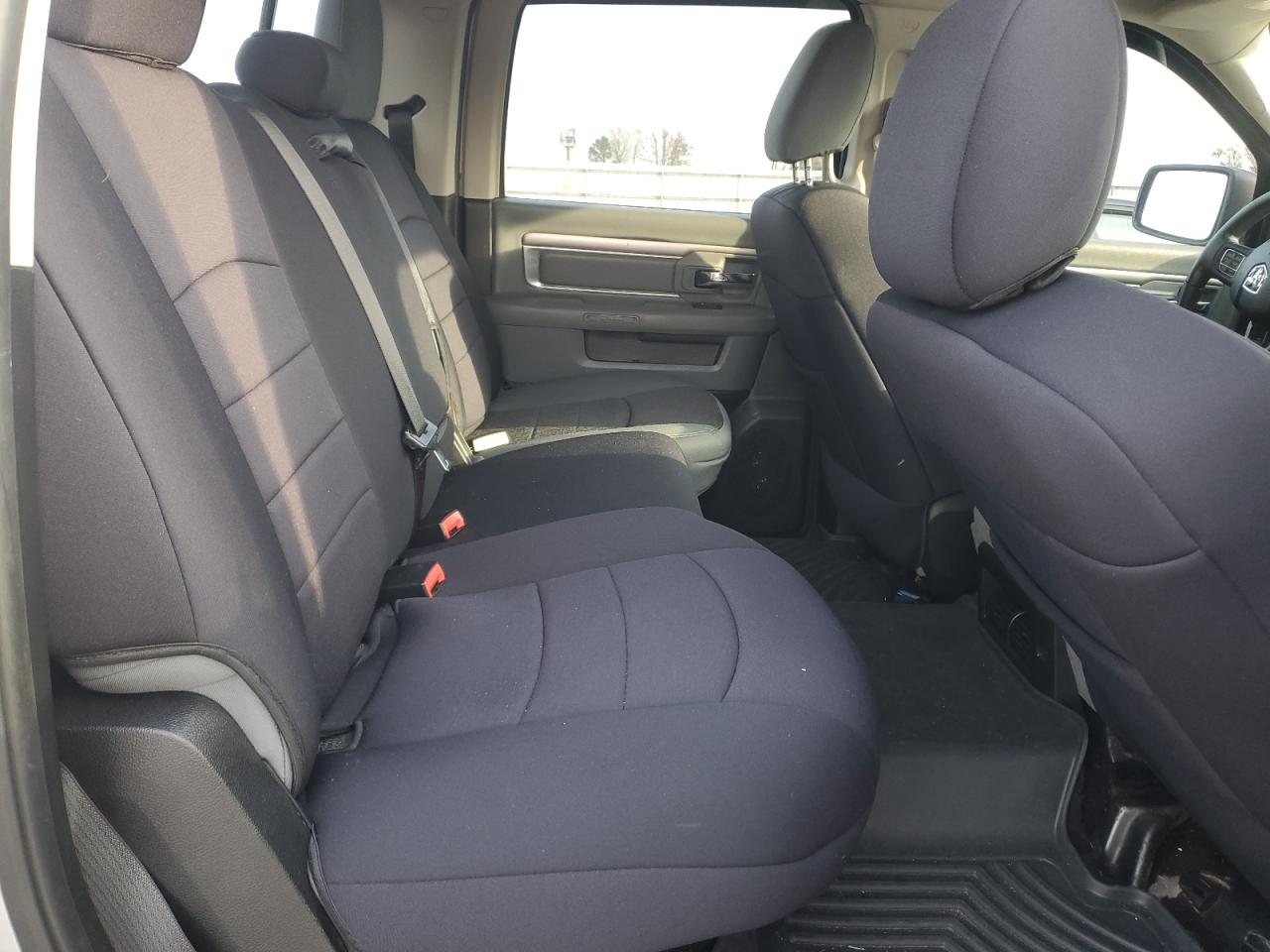 2014 RAM 1500 - Image 10