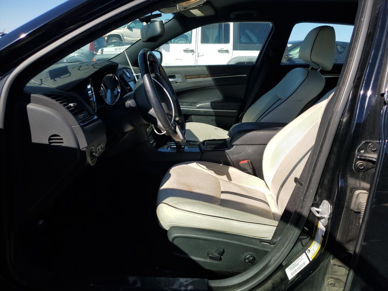 2013 Chrysler 300 - Image 7