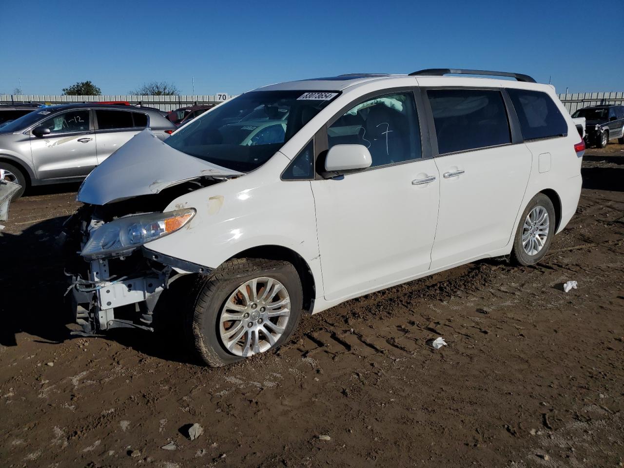2014 Toyota Sienna - Image 1