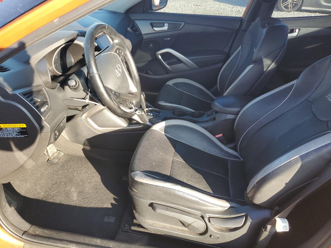 2015 Hyundai Veloster - Image 7