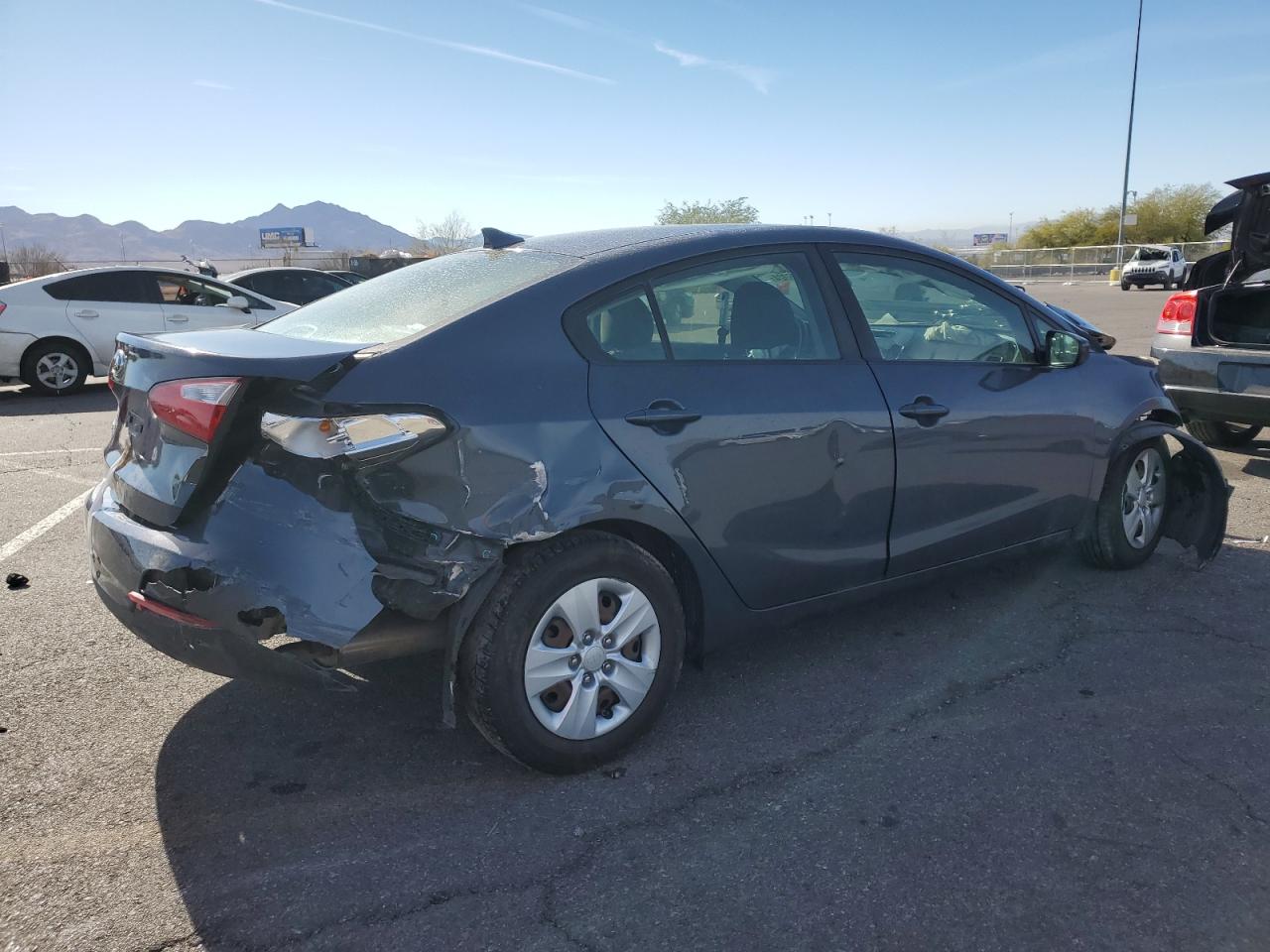 2016 Kia Forte - Image 3