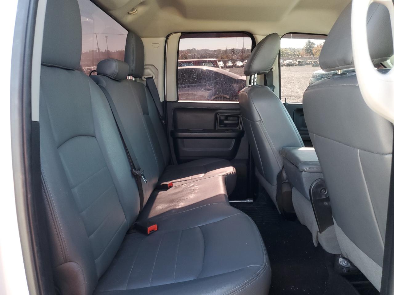 2014 RAM 1500 - Image 10
