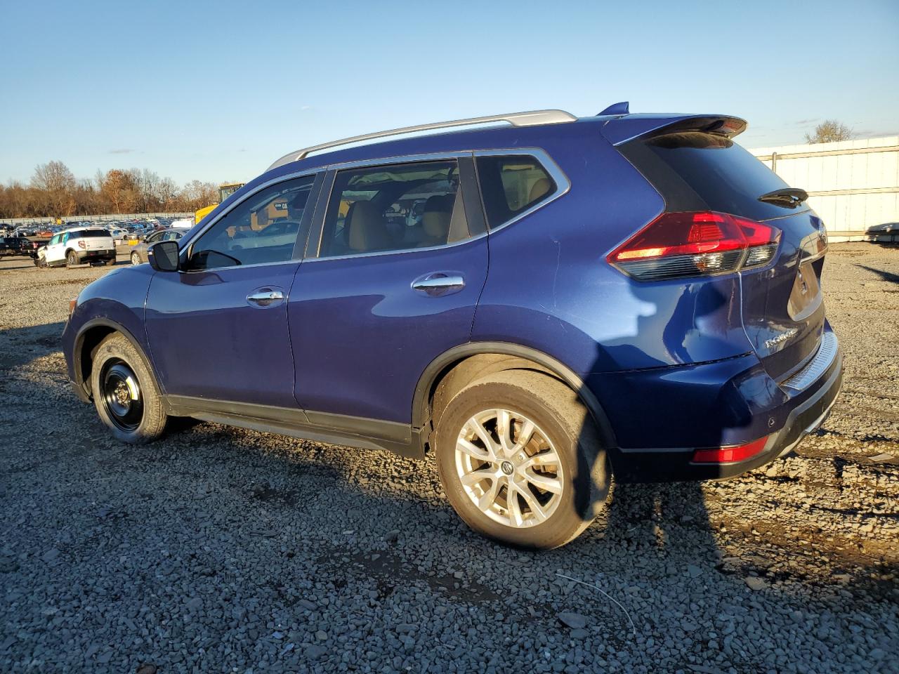2020 Nissan Rogue - Image 2